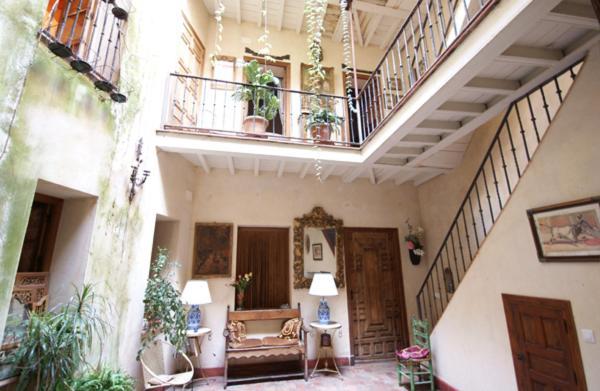 Hostal Casa Del Buen Viaje Sevilla Eksteriør billede
